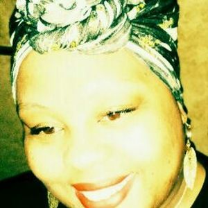 Meet your Posher, Rena